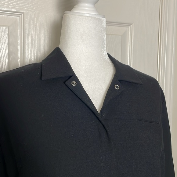 Banana Republic: Wool Top w/snap button closure - Picture 2 of 12